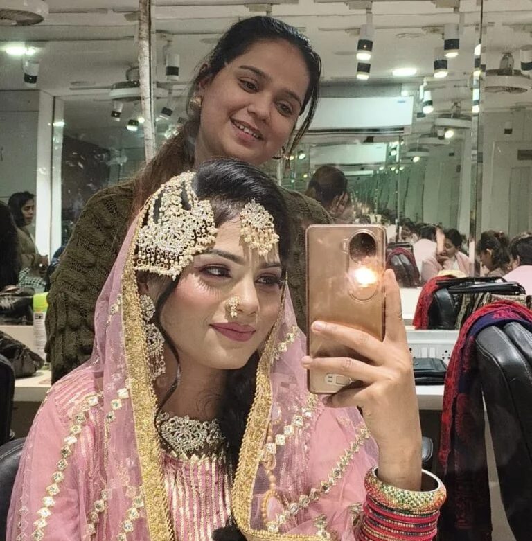 makeup studio & academy in Delhi
